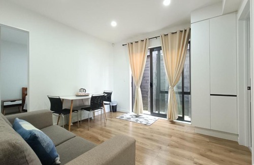 The Gardens Apartment | Private 2-Bedroom Guest Suite in The Gardens