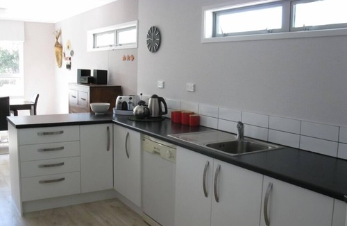 Waihi Beach House | Private comfortable beach house
