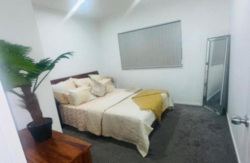 Papatoetoe House | Private Ground Floor 3-Bedroom Suite