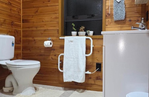 Ngongotaha House | Private Lakeview Loft Suite with Home Cinema