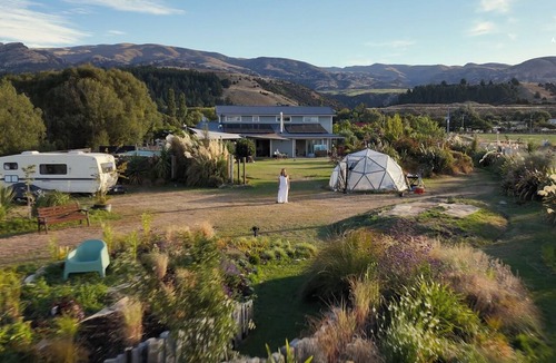 Luggate House | Private & Peaceful Riverside Art House with Sauna | 10 Minutes From Wānaka