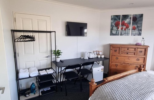 Newlands Bed & Breakfast | Private Room with Harbour View