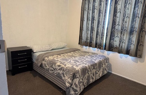 Mount Maunganui House | Private Rooms at Bayfair