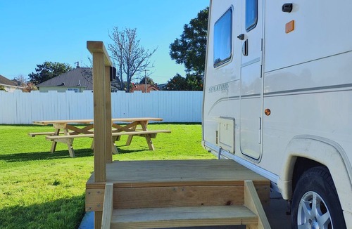 Tauranga House | Private Self-Contained Caravan – 250m from Tauranga Hospital