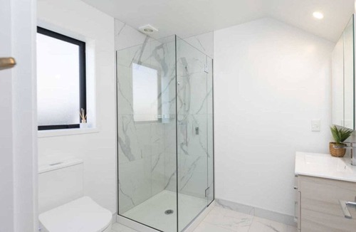 New Brighton House | Private studio room over the road from the beach, 2 mins to hot pools