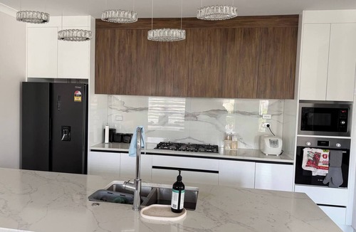 Auckland House | Private wonderful 6 Bedroom House in Flatbush