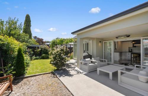 Martinborough House | Provence on Cologne - Martinborough Holiday Home