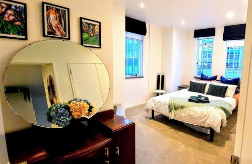 Wellington Apartment | Prudence - Art Deco Luxury in Wellington's best location