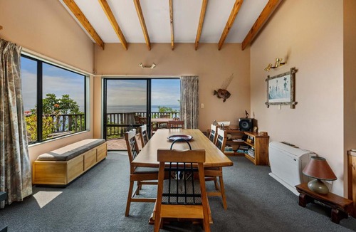 Pukawa House | Pukawa Paradise - Pukawa Holiday Home