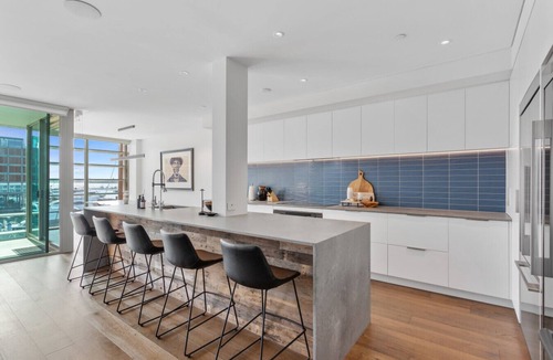Auckland Central Business District Apartment | Pure Luxury 3 Bedroom with Ensuite on the Viaduct