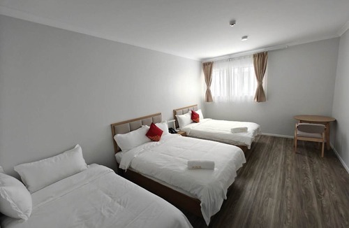 Kawaha Point Hotel | Quality Hotel Rooms with 1 to 4 Beds