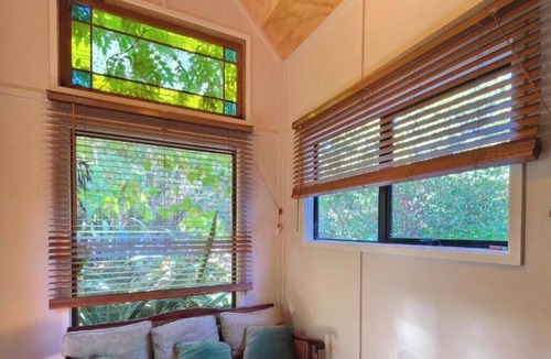 Gibbston Cottage | Queenstown cycle trail tiny house accommodation - please note, no vehicle access