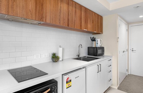 Frankton House | Queenstown Studio 5Mins Airport A/C Wifi TV