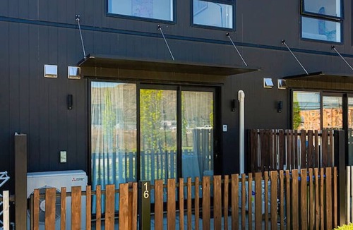Frankton House | Queenstown Studio 5Mins Airport A/C Wifi TV