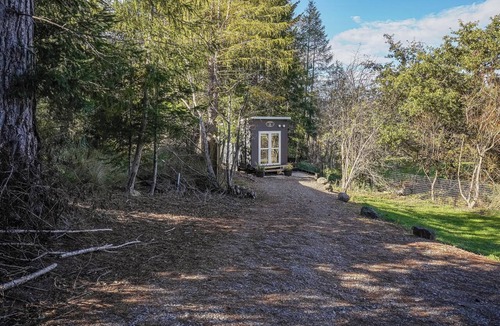 Hanmer Springs House | Quiet and Private Tiny Home with Outdoor Bath in Hanmer Springs