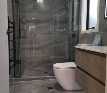 Hamilton House | Rabbits Home- Secure Gated Parking, River Road Executive