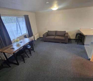 Feilding Hotel | Raceway Lodge