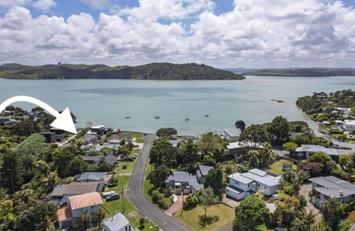 Raglan House | Raglan Crib - Fire Pit, SUP, Harbour View & Walks