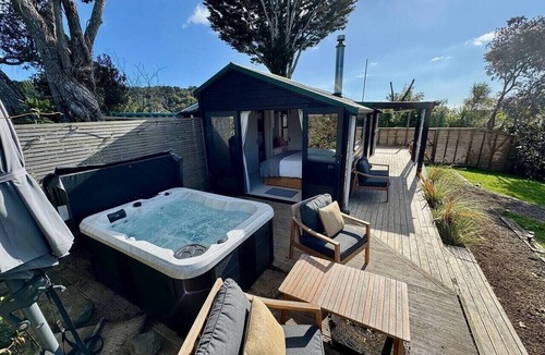 Raglan Cottage | Raglan View Cottage Spa Pool