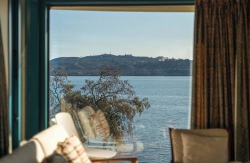 Rainbow Point House | Rainbow Point Yacht Club - Taupo Holiday Home