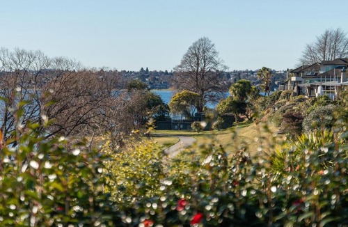 Rainbow Point House | Rainbow Point Yacht Club - Taupo Holiday Home
