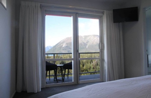 St. Arnaud House | Red Beam Nelson Lakes