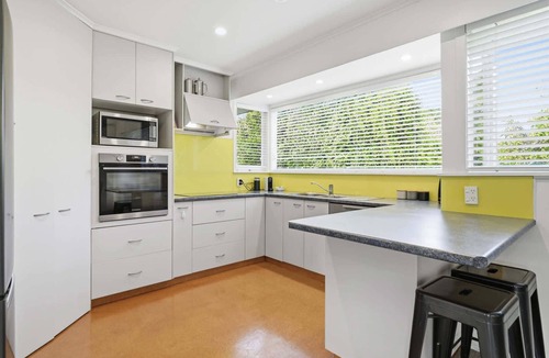 Lynmore House | Redwoods Edge - Forest Walk, Spa Pool, Sleeps 12