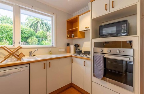 Lynmore House | Redwoods Haven - Spa Pool, Sleeps 9
