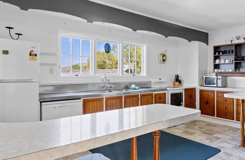 Acacia Bay House | Relax and Recharge overlooking Lake Taupo
