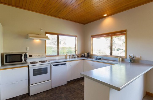 Wanaka Cottage | Relax at Wanaka - Wanaka Holiday Home With Wifi