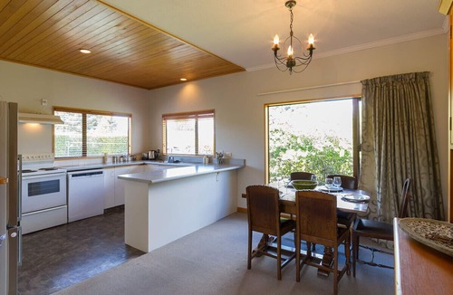 Wanaka Cottage | Relax at Wanaka - Wanaka Holiday Home With Wifi