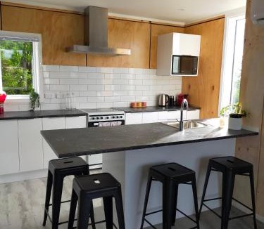 Dunedin House | Relax in Kenmure