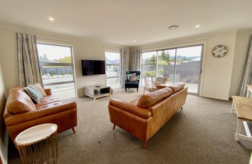 Twizel House | Relax, Refresh, Recharge