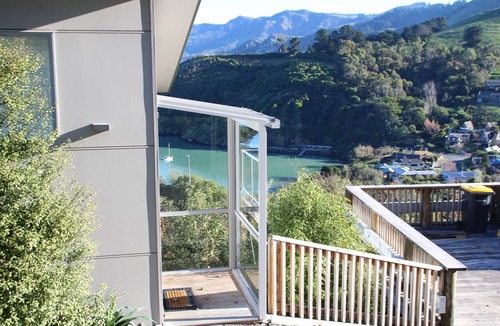 Christchurch District Cabin | Relax, unwind & enjoy the views & birdsong in a spacious standalone cottage.