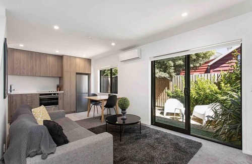Christchurch City Centre Apartment | Relax Unwind Super Fast Internet