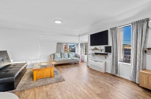 South Dunedin House | Relaxing Dunedin City Escape