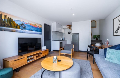 Albert Town Apartment | Relaxing retreat by the river