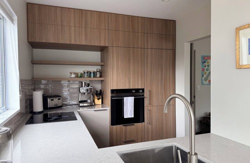 Queenstown House | Remarkable Views, Close to Town