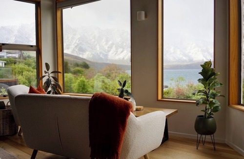 Kelvin Heights House | Remarkable Views - Lakefront house with sauna
