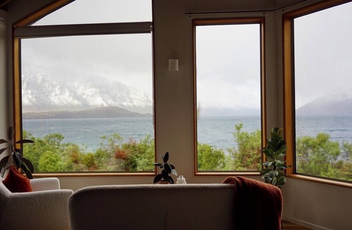 Kelvin Heights House | Remarkable Views - Lakefront house with sauna