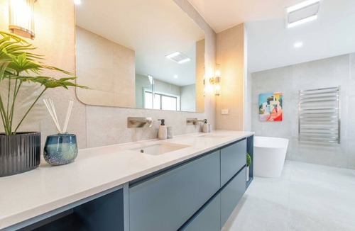Remuera House | Remuera Elegance - Spacious & Stylish 6-BR House