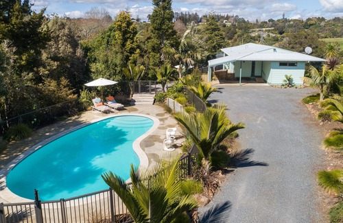 Kerikeri House | RETRO RIVER RETREAT - KERIKERI HOLIDAY HOME, with pool in Kerikeri