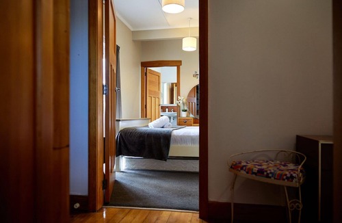 Kaikoura House | Rimu Cottage - Small, Historic Charm