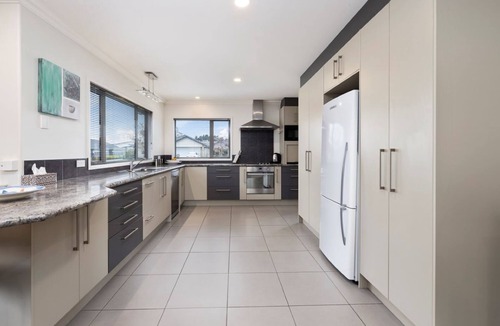 Wharewaka House | Rise and Shine