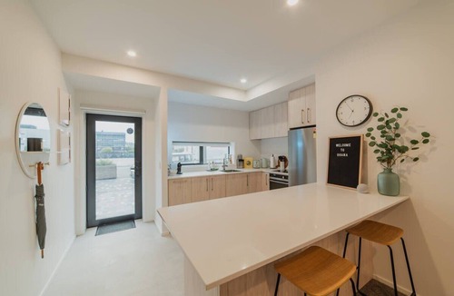 Christchurch City Centre House | Riverside City Base | 4BR + BBQ | Group Stay