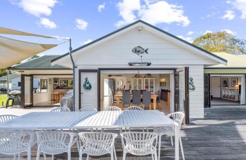 Haruru House | River Palms Retreat - Paihia Holiday Home