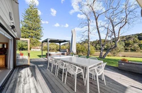 Haruru House | River Palms Retreat - Paihia Holiday Home
