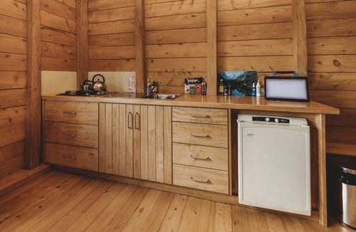 Inglewood Cabin | River Retreat - Off the Grid Escape