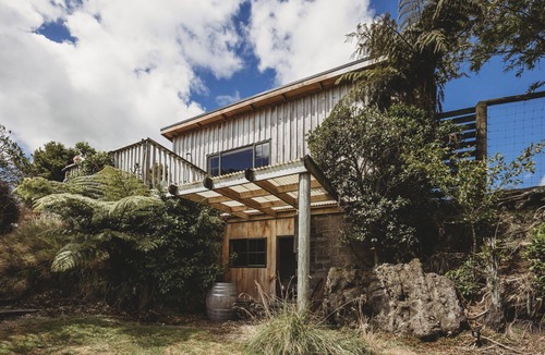 Inglewood Cabin | River Retreat - Off the Grid Escape