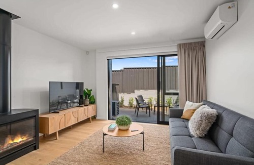 Albert Town Apartment | Rivers Abode